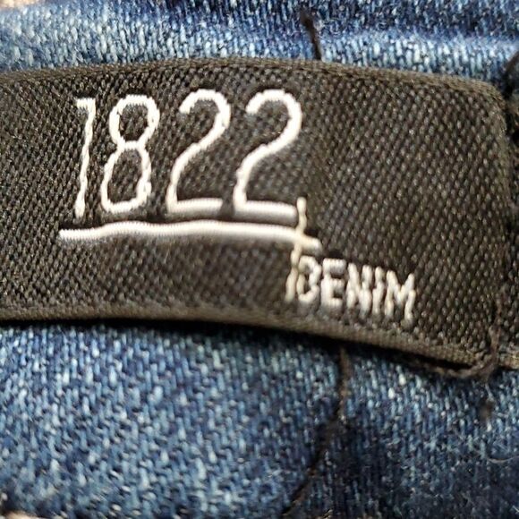 1822 denim blue jeans. Size 6. Distressed. Straight leg. Good condition. - Picture 8 of 11